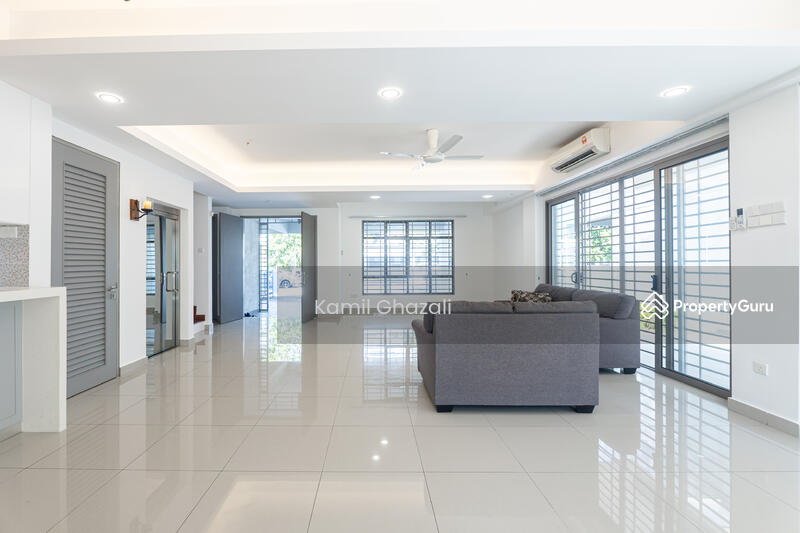 For Sale - 2.5 Storey Zero Lot Bungalow DANAU MUTIARA, Presint 16