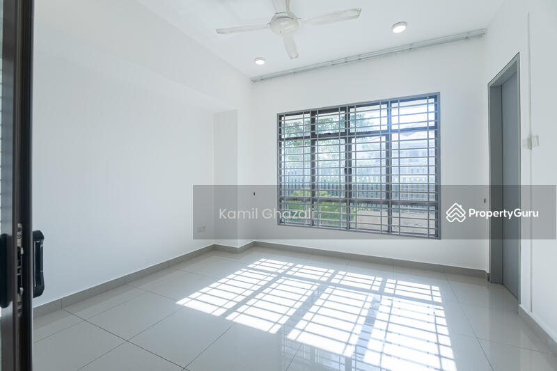For Sale - 2.5 Storey Zero Lot Bungalow DANAU MUTIARA, Presint 16