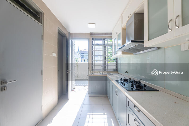 For Sale - 2.5 Storey Zero Lot Bungalow DANAU MUTIARA, Presint 16