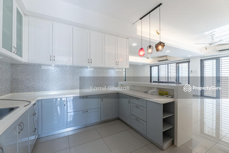 For Sale - 2.5 Storey Zero Lot Bungalow DANAU MUTIARA, Presint 16