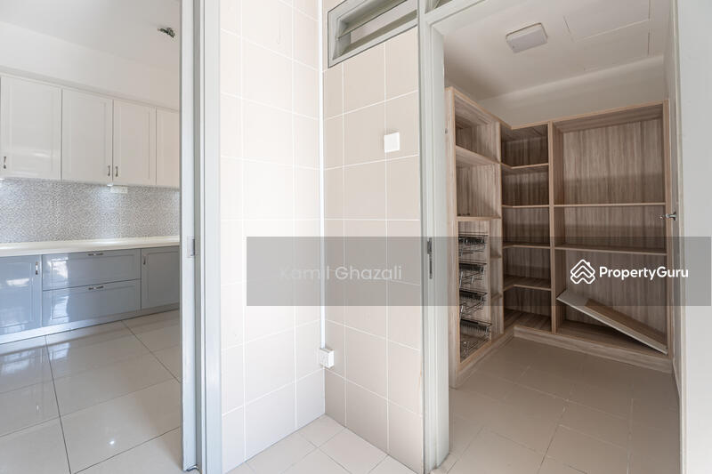 For Sale - 2.5 Storey Zero Lot Bungalow DANAU MUTIARA, Presint 16