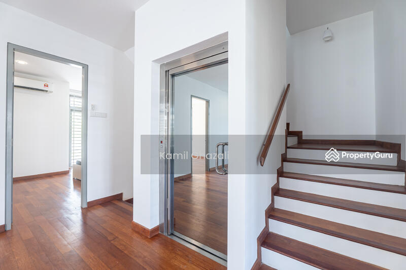 For Sale - 2.5 Storey Zero Lot Bungalow DANAU MUTIARA, Presint 16