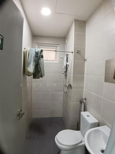 Condominium for Sale at Iris Residence - Steven Yong - Bathroom - PropertyGuru.com.my