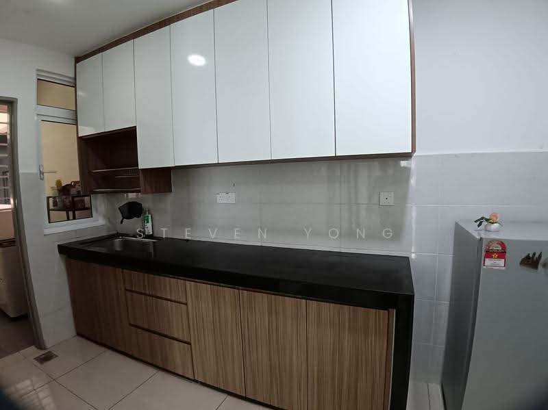 Condominium for Sale at Iris Residence - Steven Yong - Kitchen - PropertyGuru.com.my