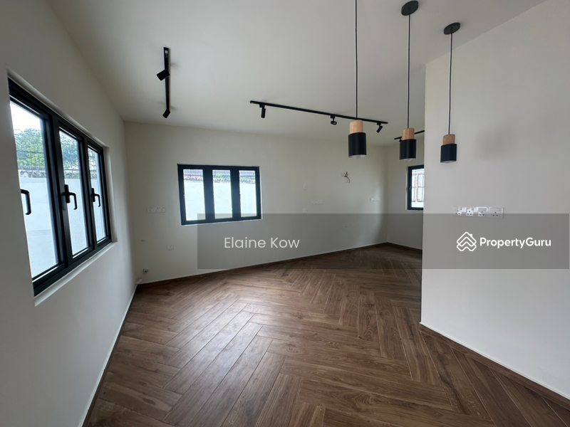 For Sale - Bungalow at SS1