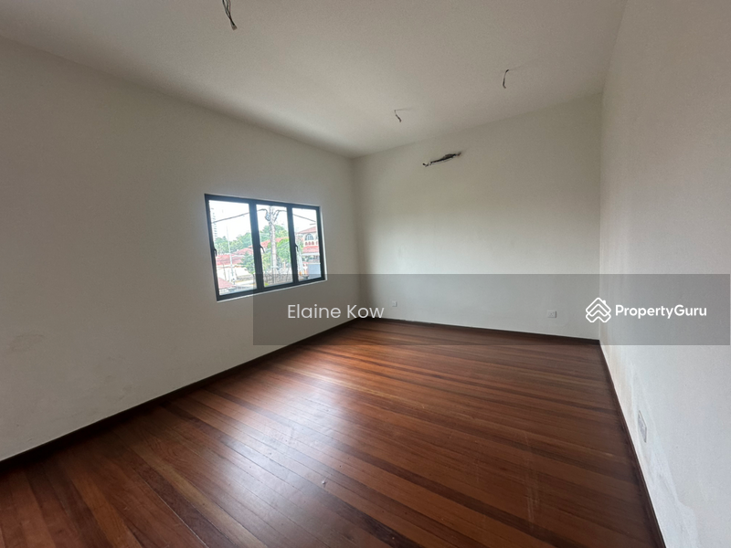 For Sale - Bungalow at SS1