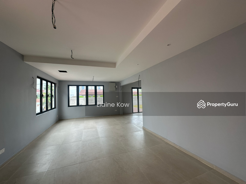 For Sale - Bungalow at SS1