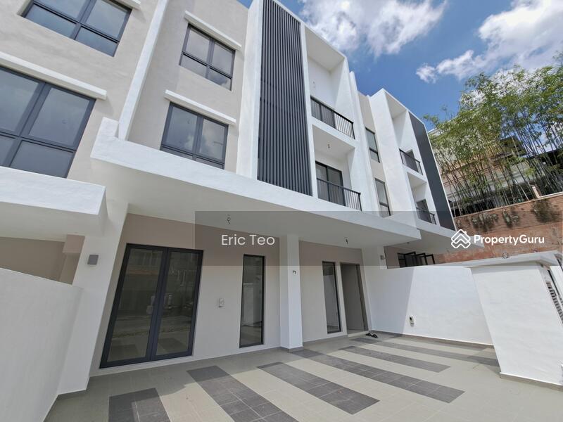 Untuk Dijual - 3-storey Terraced House at Taman Salak Selatan