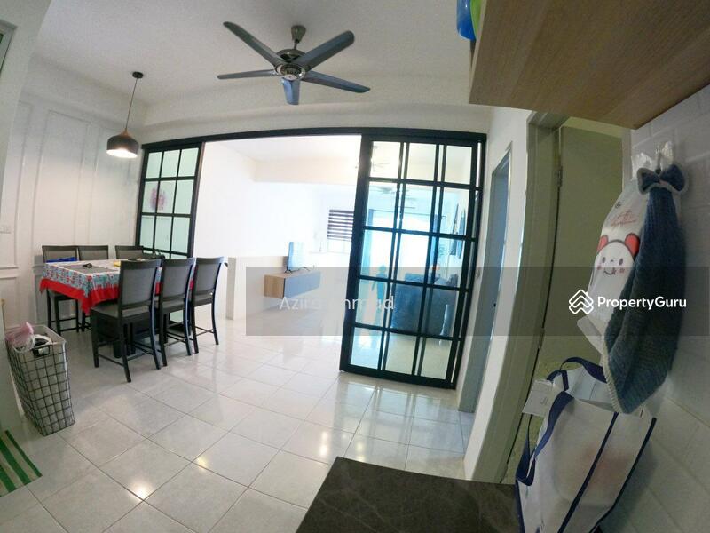 Untuk Dijual - Garden Villa Townhouse Taman Tasik Semenyih