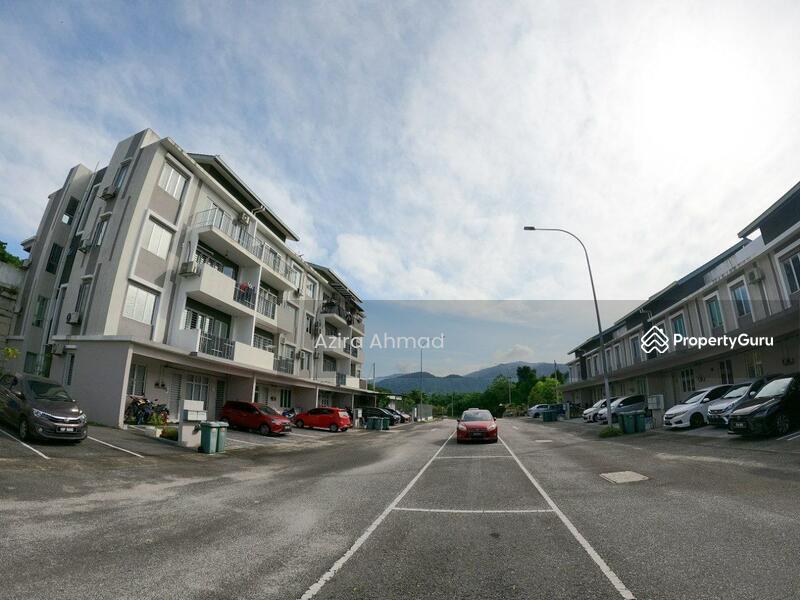 Untuk Dijual - Garden Villa Townhouse Taman Tasik Semenyih