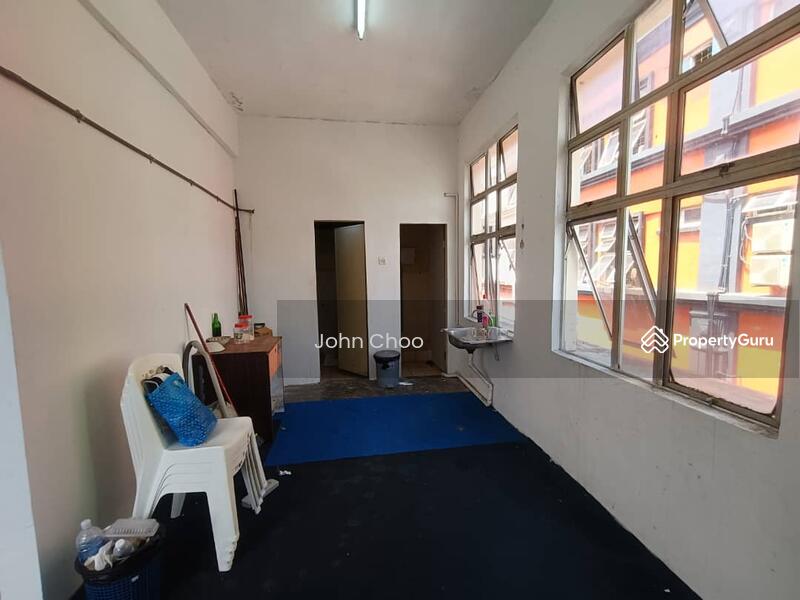 Untuk Dijual - Johor @ Taman Nusa Perintis 3 Storey Shoplot For Sale