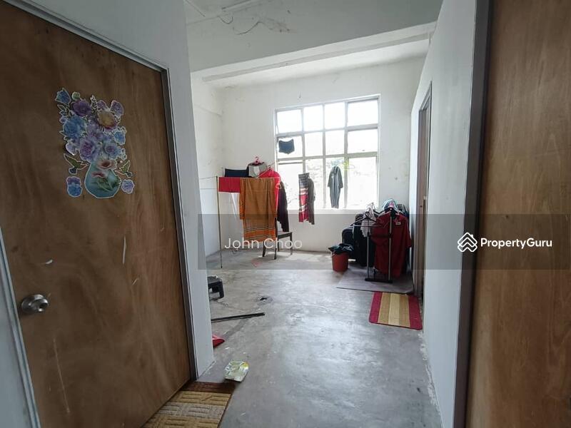 Untuk Dijual - Johor @ Taman Nusa Perintis 3 Storey Shoplot For Sale