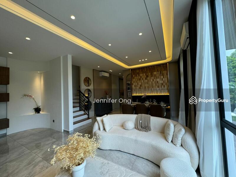 For Sale - The straits view garden