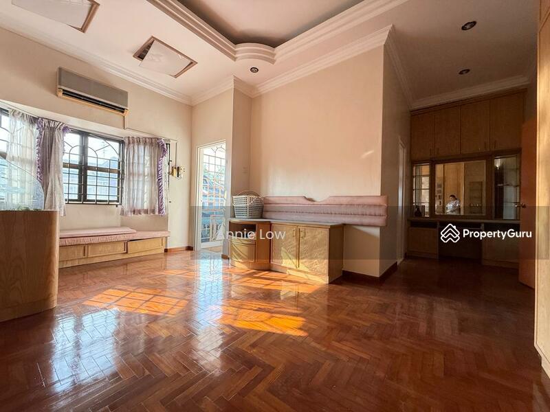For Sale - Sri Putri