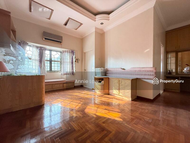 For Sale - Sri Putri