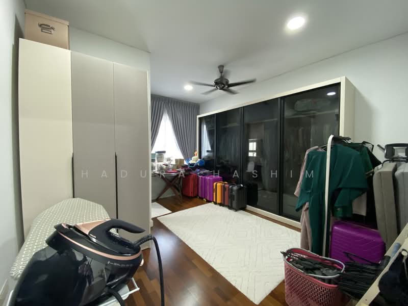 Rumah Teres 3 Tingkat untuk Dijual di Bukit Jelutong (Shah Alam) - Hadura Hashim - PropertyGuru.com.my