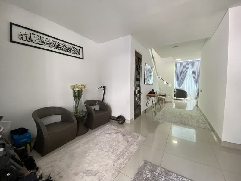 Rumah Teres 3 Tingkat untuk Dijual di Bukit Jelutong (Shah Alam) - Hadura Hashim - PropertyGuru.com.my