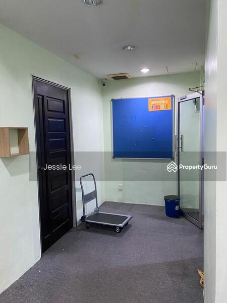 Untuk Disewa - Queen's Avenue