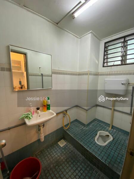 Untuk Disewa - Queen's Avenue