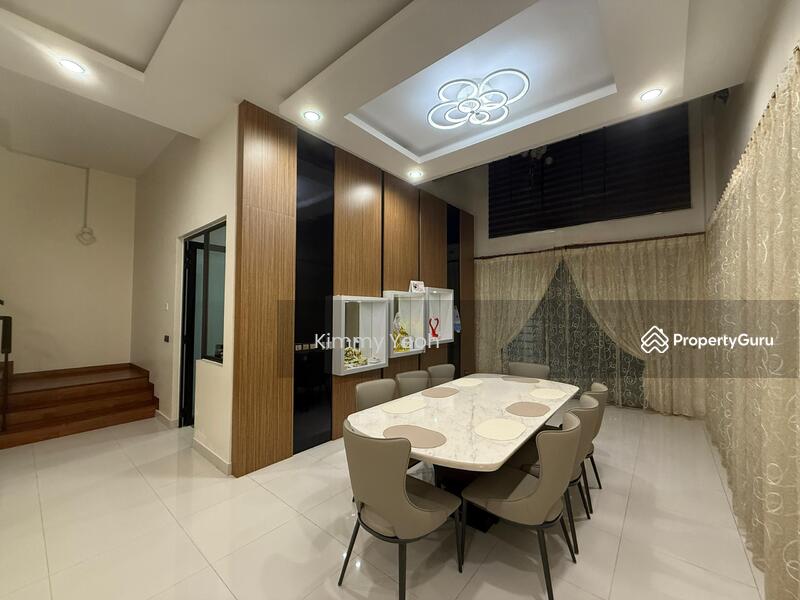 Duta Villa untuk Untuk Dijual - RM 3,880,000, Mac 2026 - Lower ground floor dining area with high ceilings. Glass door can to side empty land  - PropertyGuru.com.my