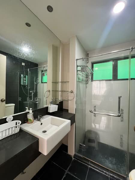 Kondominium untuk Dijual di Pelangi Utama - Regene Phang - Bathroom - PropertyGuru.com.my