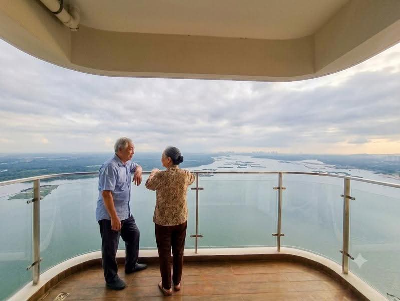 Condominium for Sale at Kings Bay @ Country Garden Danga Bay - Neilson Tan - Balcony - PropertyGuru.com.my