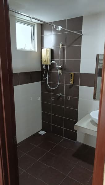 Service Residence for Sale at Bayou Lagoon Park Resort - LS Chu - Bathroom - PropertyGuru.com.my