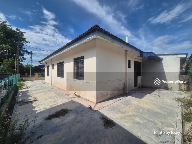 Untuk Disewa - Batu Gajah Single Storey Semi Detached House For Rent Perak