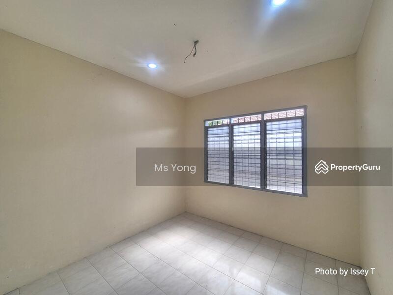 Untuk Disewa - Batu Gajah Single Storey Semi Detached House For Rent Perak
