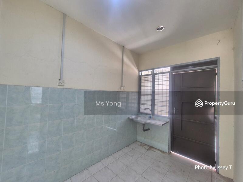 Untuk Disewa - Batu Gajah Single Storey Semi Detached House For Rent Perak