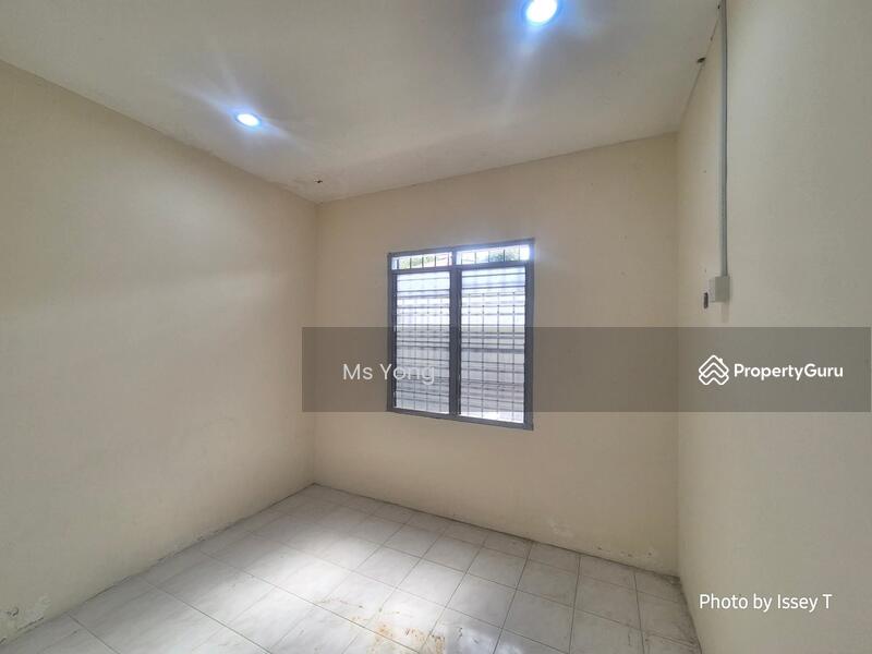 Untuk Disewa - Batu Gajah Single Storey Semi Detached House For Rent Perak