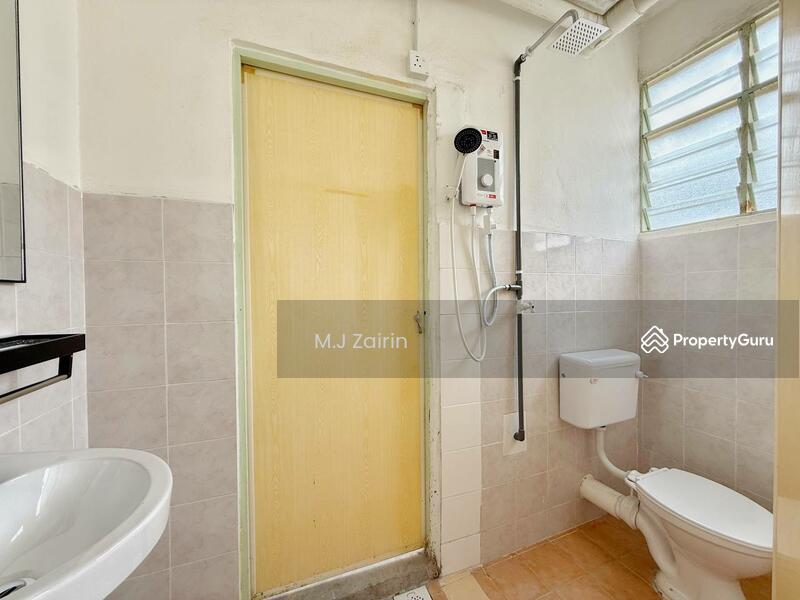 For Rent - Desa Lembah Permai