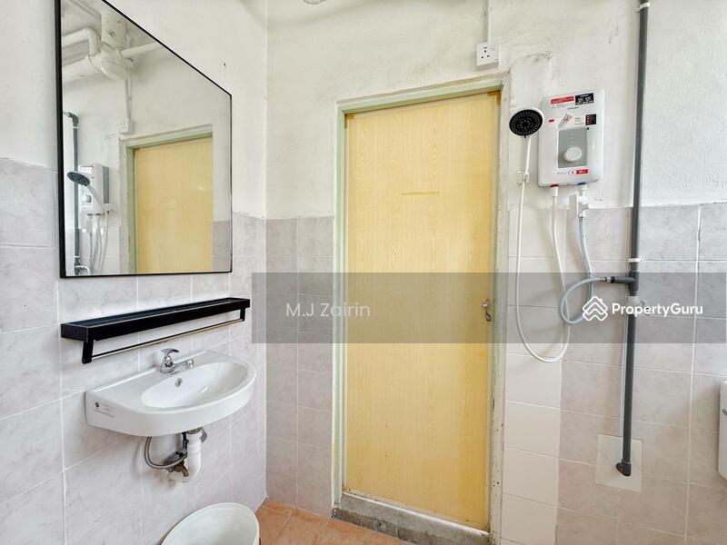 For Rent - Desa Lembah Permai