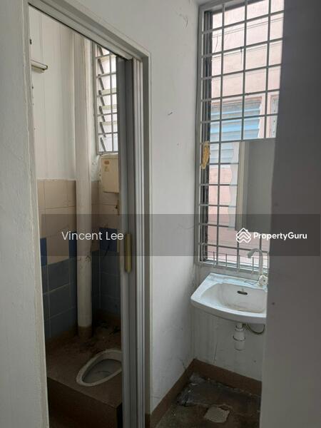 Untuk Dijual - 2 Office Unit top floor for sale together (level 4) at Bukit Tinggi Klang