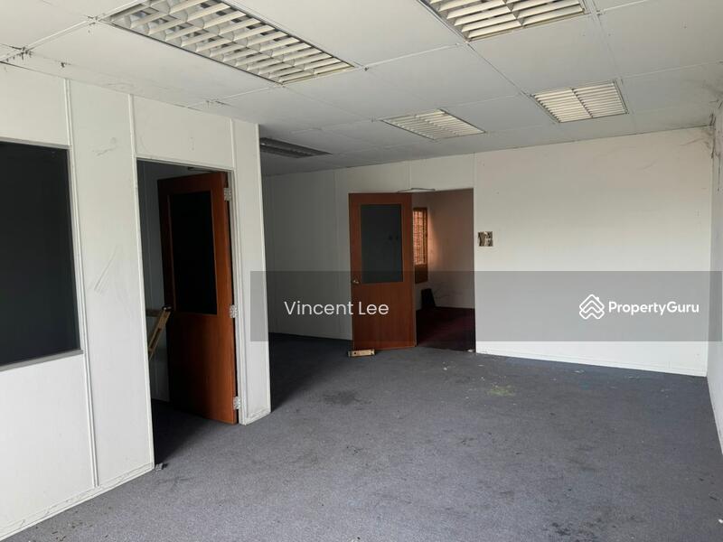 Untuk Dijual - 2 Office Unit top floor for sale together (level 4) at Bukit Tinggi Klang