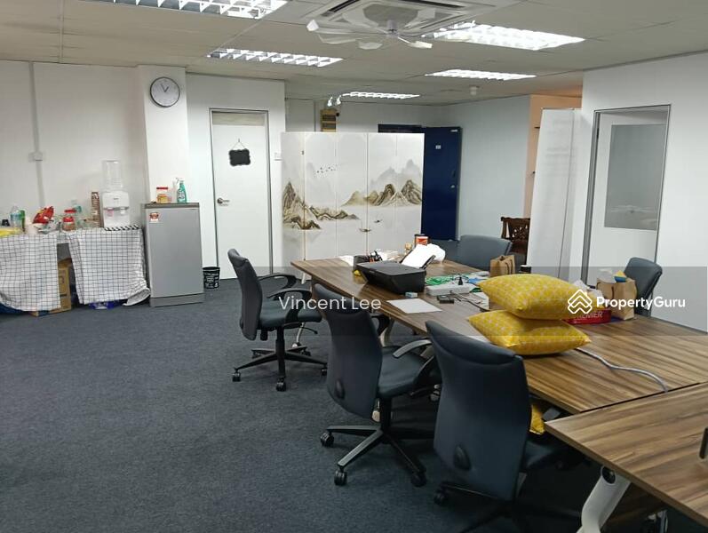 Untuk Dijual - Newly renovated Full furnished Office for Sell at Menara KLH Puchong