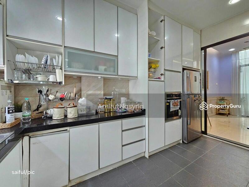 Untuk Dijual - 2-storey Terrace House at Seksyen U16