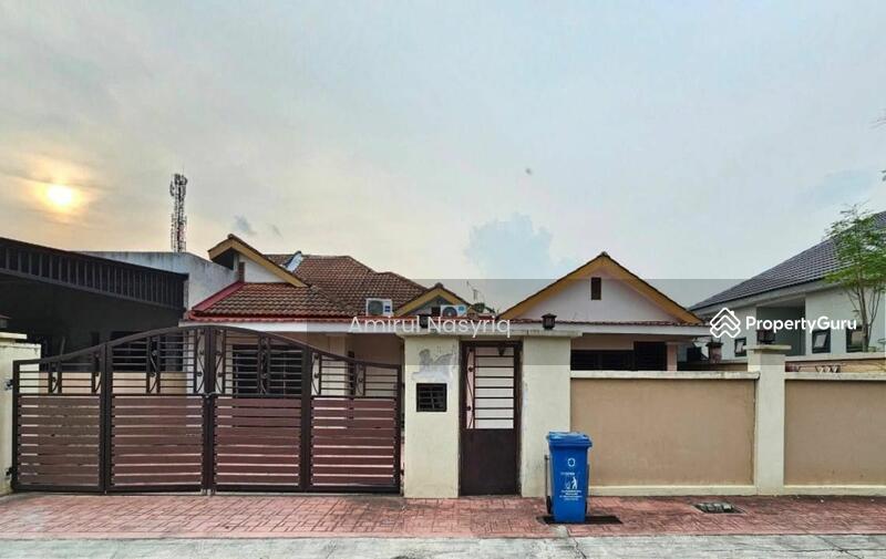 Untuk Dijual - Semi-Detached House at Seksyen 30