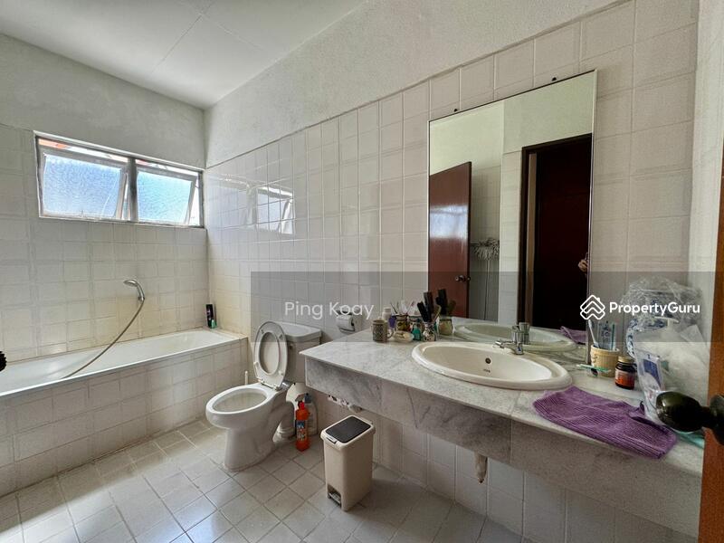 3-storey Terraced House for Sale in Batu Ferringhi (Penang) - Ping Koay - PropertyGuru.com.my