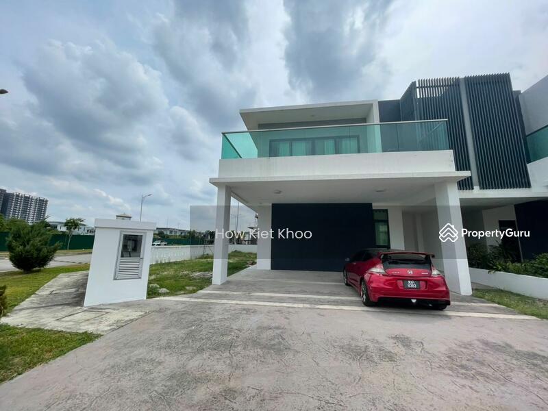 For Sale - Semi-Detached House at D'Island