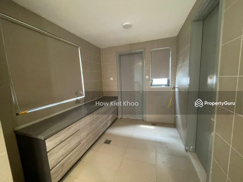 For Sale - Semi-Detached House at D'Island