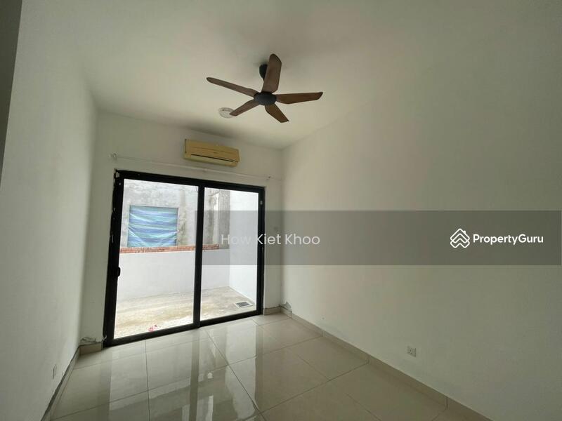 For Sale - Semi-Detached House at D'Island