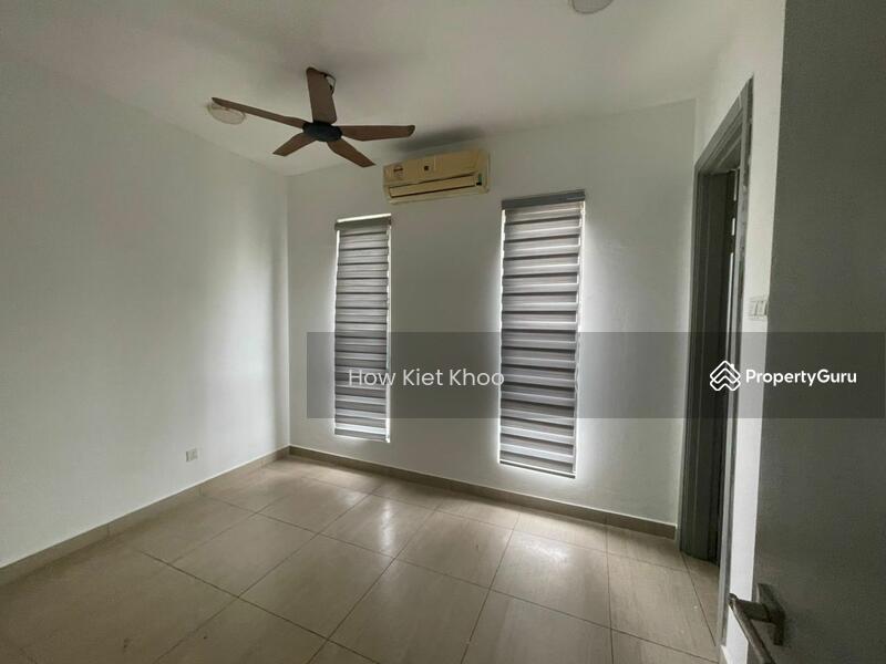 For Sale - Semi-Detached House at D'Island