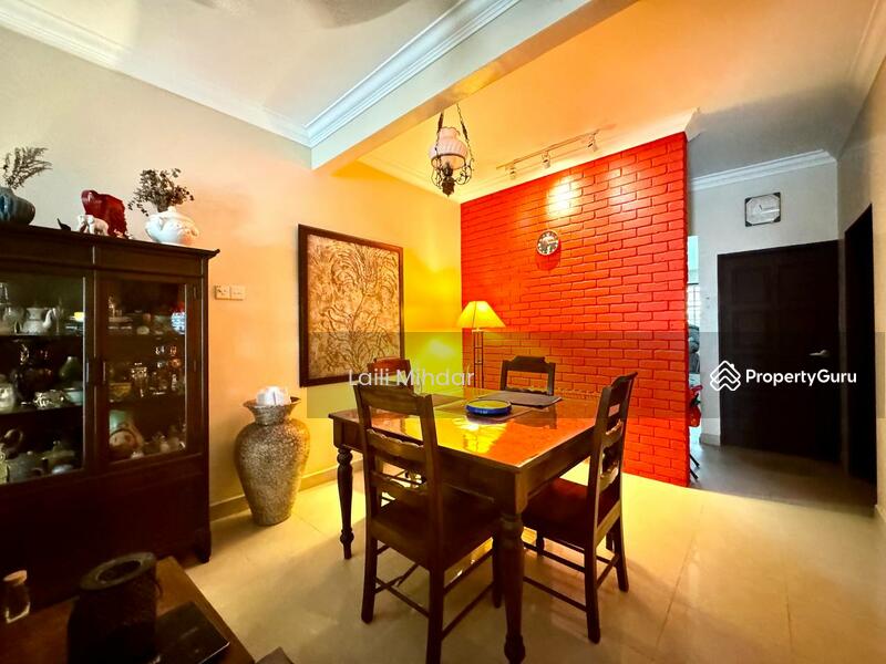 For Sale - Laman Oakleaf