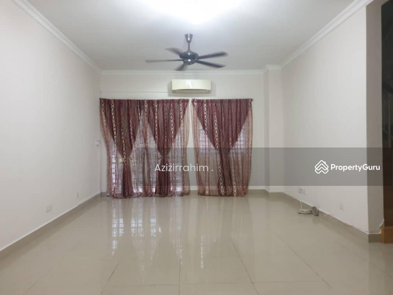 For Sale - 2 and a half Storey New Hampshire Presint 18