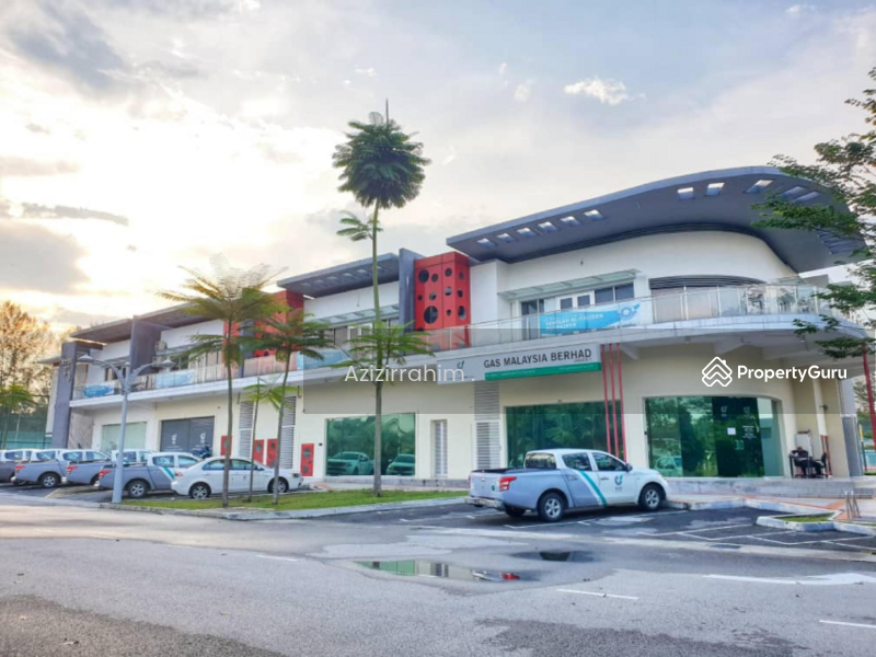 For Sale - 2 and a half Storey New Hampshire Presint 18
