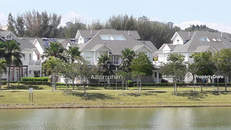 For Sale - 2 and a half Storey New Hampshire Presint 18
