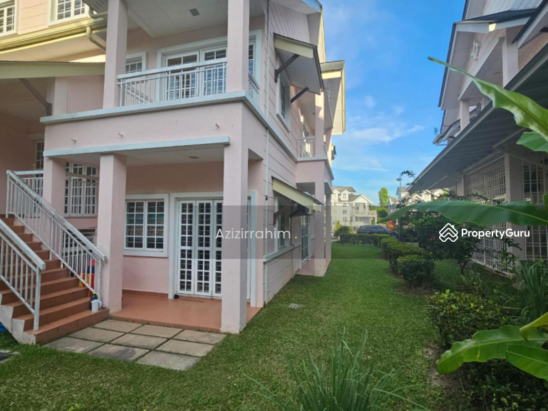 For Sale - 2 and a half Storey New Hampshire Presint 18