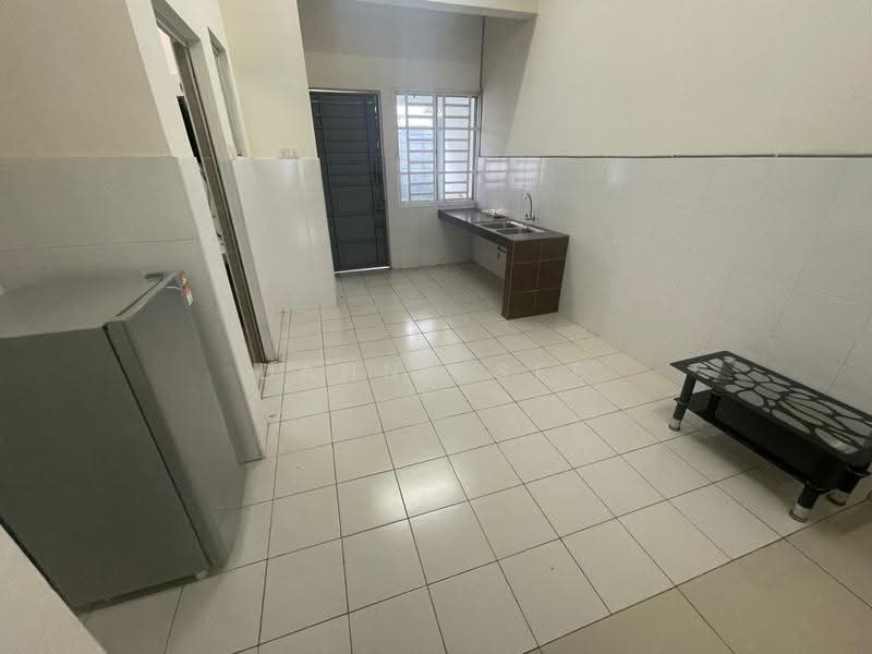 2-storey Terraced House for Rent in Bandar Indahpura (Kulai) - Danny See - Kitchen - PropertyGuru.com.my