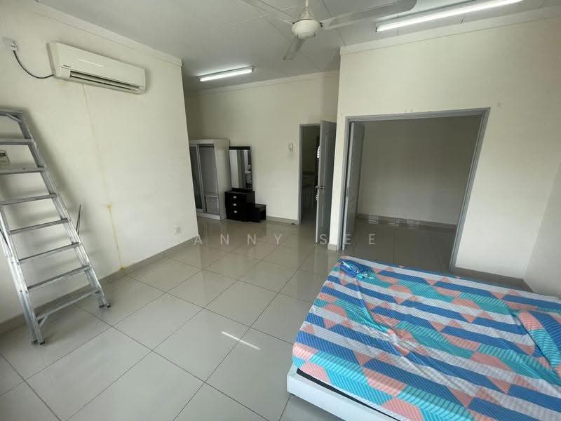 2-storey Terraced House for Rent in Bandar Indahpura (Kulai) - Danny See - Bedroom - PropertyGuru.com.my